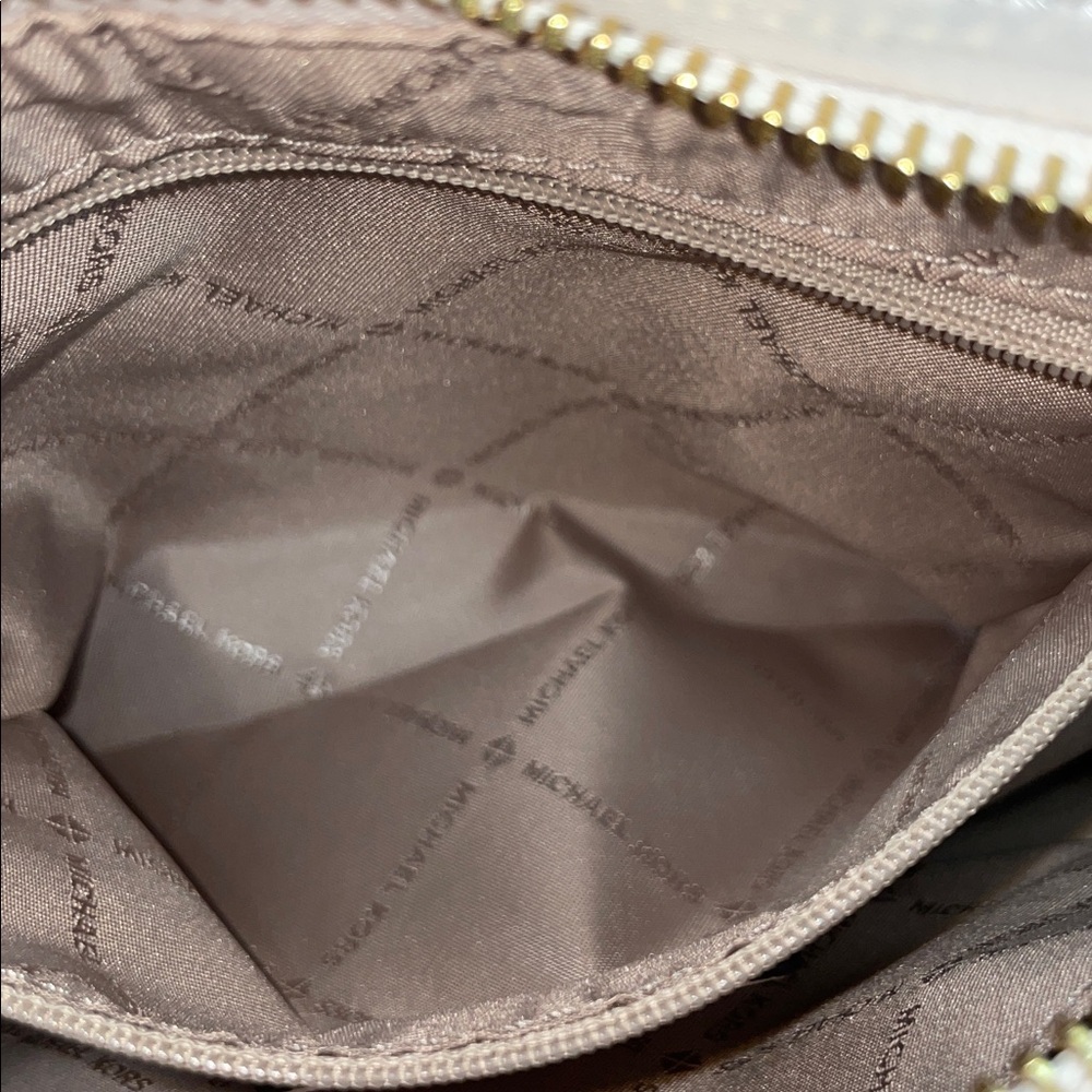 Michael Kors ‘Trisha’ Medium Triple Compartment Crossbody - Picture 11 of 13